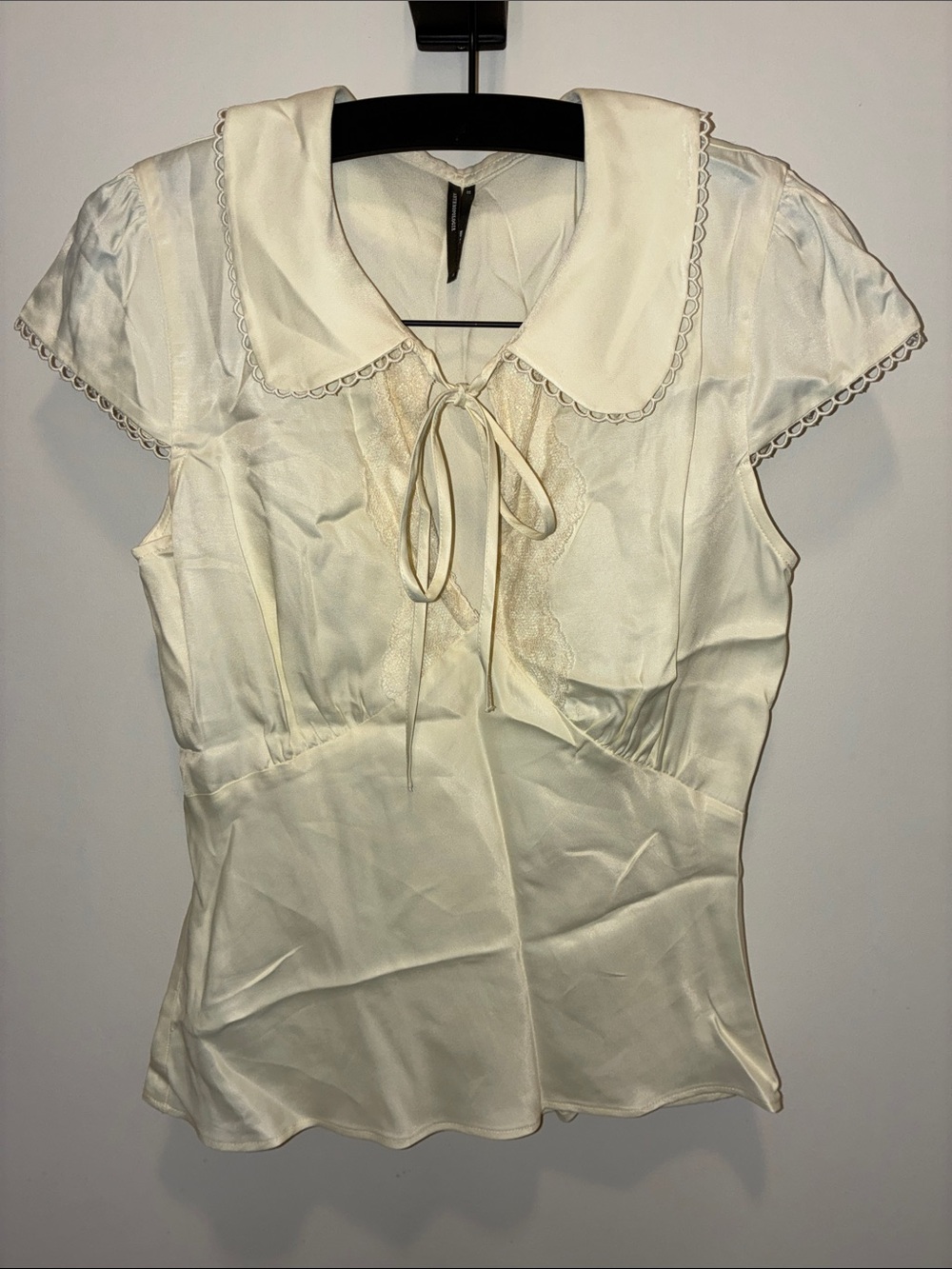 Anthropologie Ivory Satin Bow Tie Peter Pan Collar Blouse